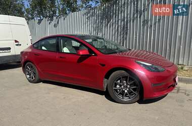 Седан Tesla Model 3 2021 в 