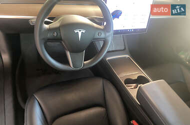 Седан Tesla Model 3 2021 в 