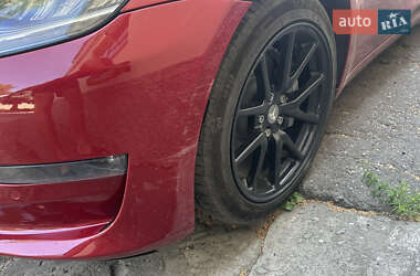 Седан Tesla Model 3 2018 в 