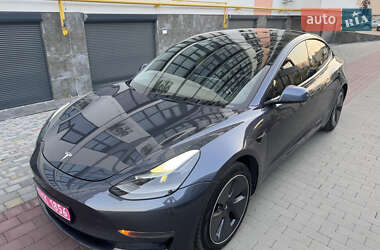 Седан Tesla Model 3 2021 в 