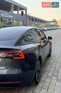 Седан Tesla Model 3 2021 в 