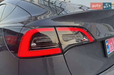 Седан Tesla Model 3 2021 в 