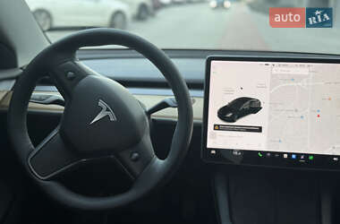 Седан Tesla Model 3 2021 в 