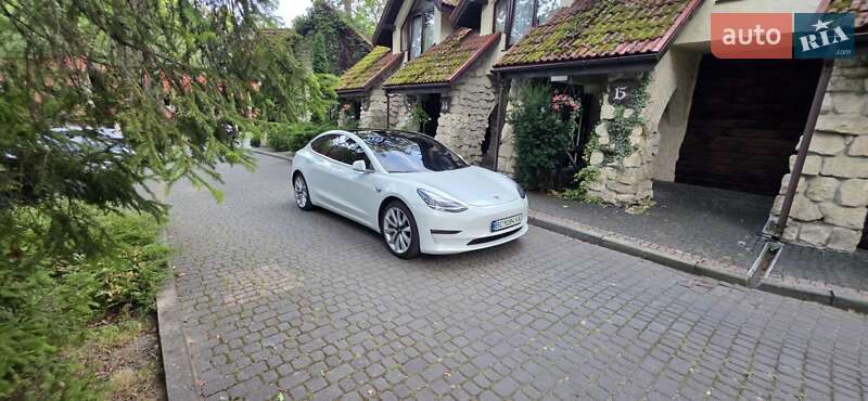 Седан Tesla Model 3 2020 в Львове фото 25 Седан Tesla Model 3 2020 в Львове