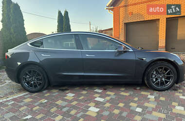 Седан Tesla Model 3 2019 в 