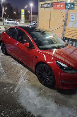 Седан Tesla Model 3 2021 в 