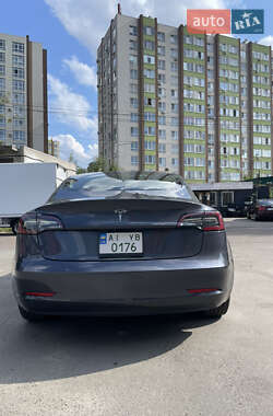 Седан Tesla Model 3 2023 в 