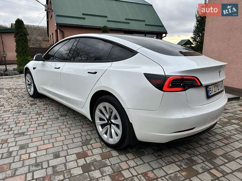 Седан Tesla Model 3 2023 в Полтаве