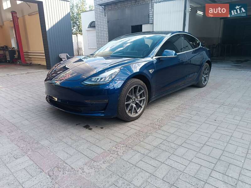 Tesla Model 3 2019