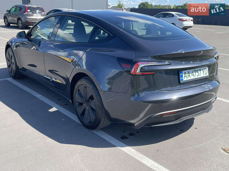 Седан Tesla Model 3 2024 в Киеве