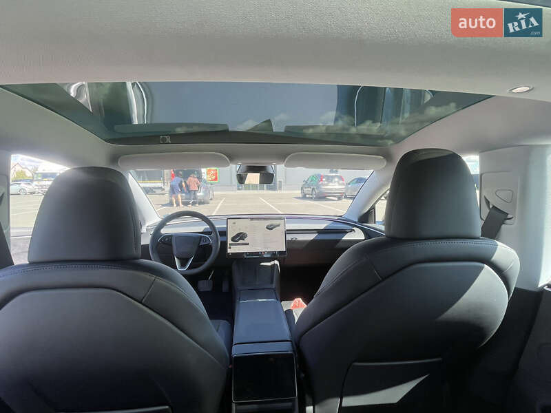 Седан Tesla Model 3 2024 в Киеве