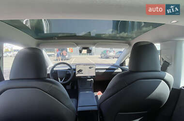 Седан Tesla Model 3 2024 в 