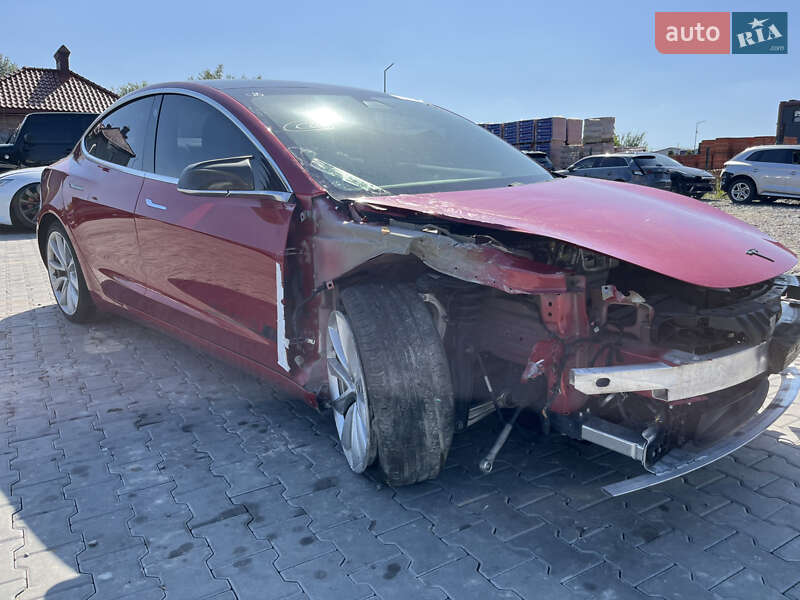 Седан Tesla Model 3 2020 в Львове