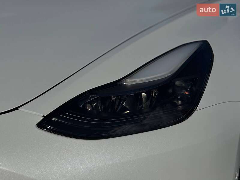 Седан Tesla Model 3 2021 в Каменском