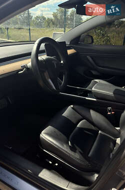 Седан Tesla Model 3 2019 в 