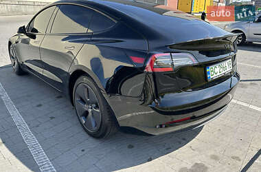 Седан Tesla Model 3 2022 в 