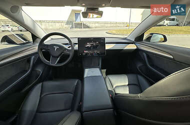 Седан Tesla Model 3 2022 в 