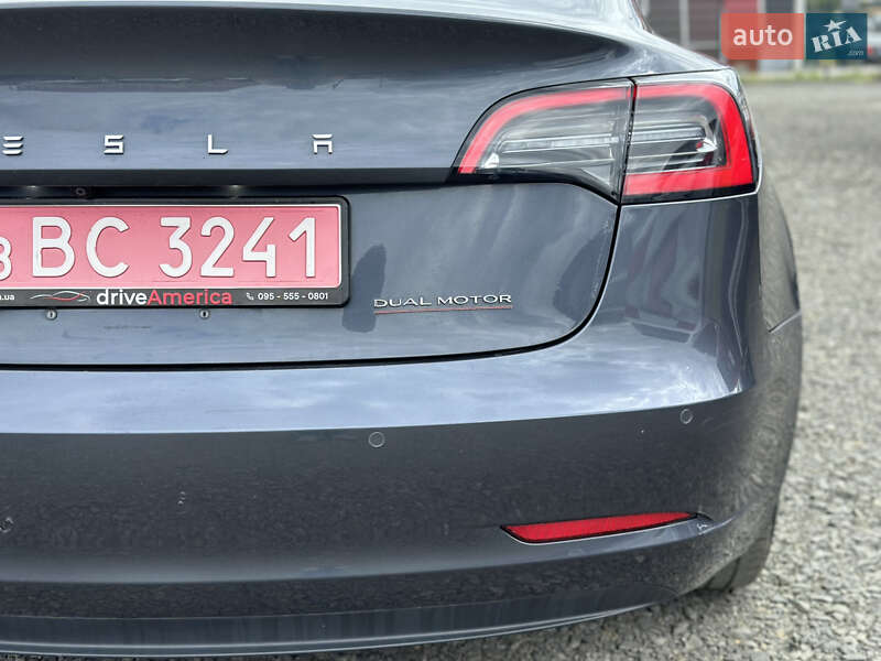 Седан Tesla Model 3 2018 в Луцке