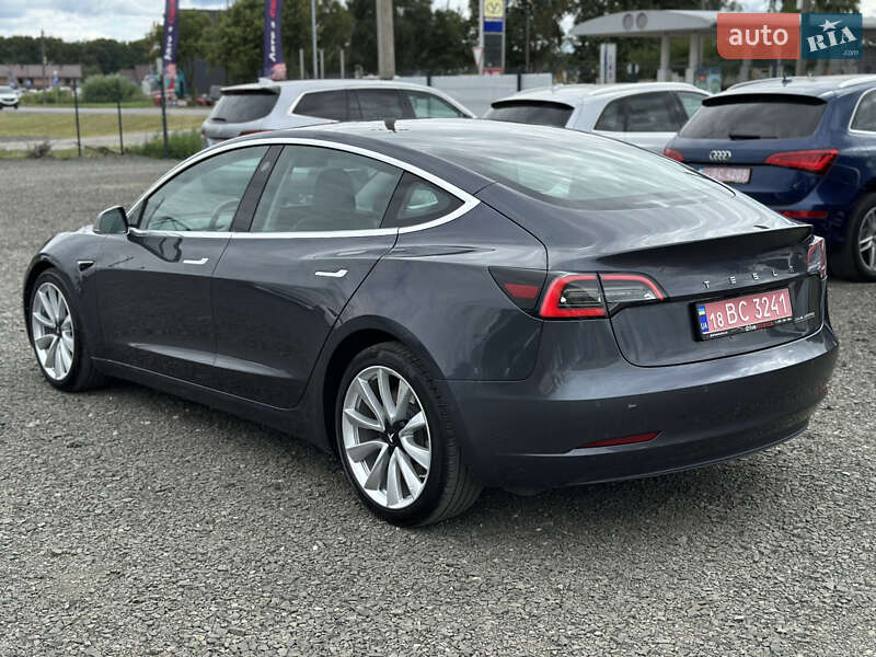 Седан Tesla Model 3 2018 в Луцке