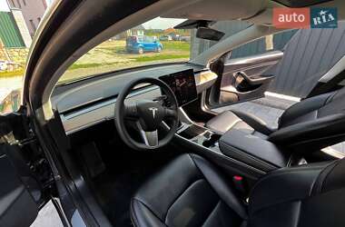 Седан Tesla Model 3 2019 в 
