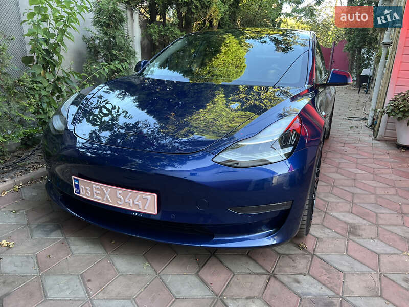Седан Tesla Model 3 2019 в Житомирі