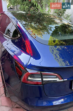 Седан Tesla Model 3 2019 в 