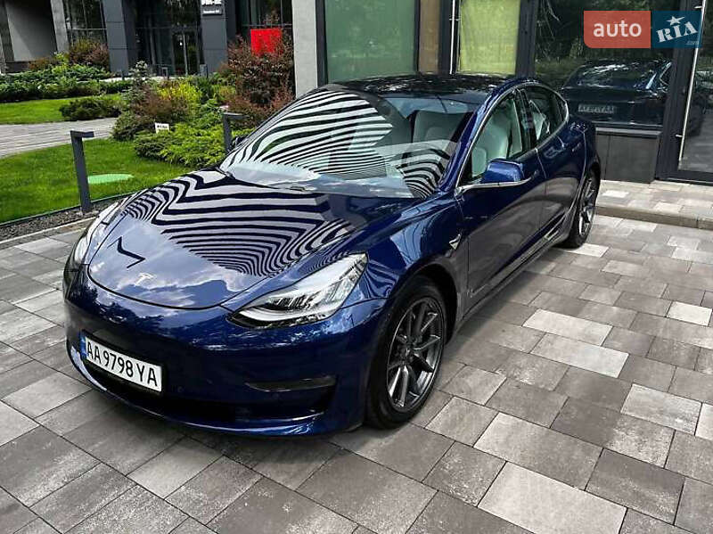 Седан Tesla Model 3 2018 в 