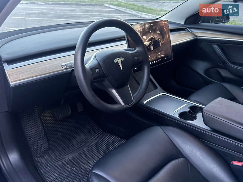 Седан Tesla Model 3 2022 в Полтаві