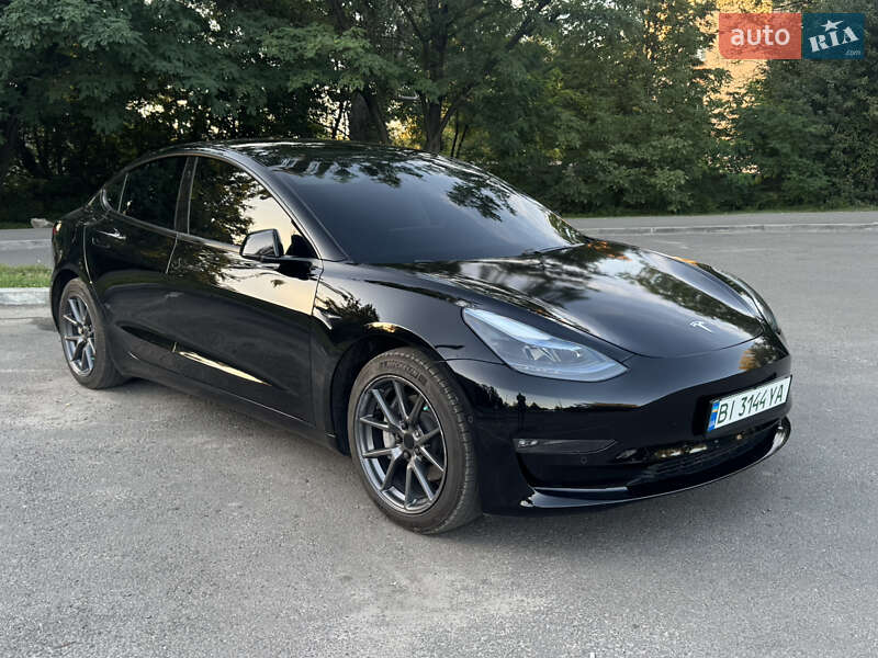 Седан Tesla Model 3 2022 в Полтаві