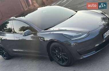 Седан Tesla Model 3 2022 в 