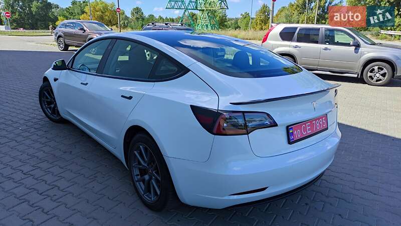 Седан Tesla Model 3 2022 в Києві
