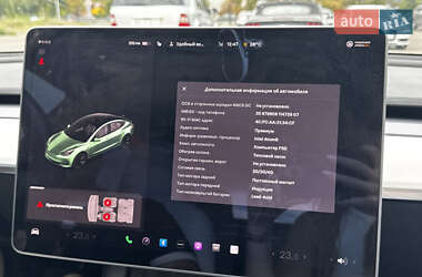 Седан Tesla Model 3 2021 в 