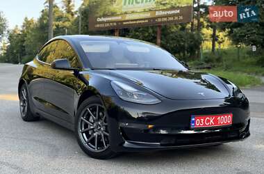 Седан Tesla Model 3 2021 в 