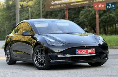 Седан Tesla Model 3 2021 в Трускавце
