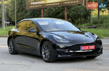 Седан Tesla Model 3 2021 в 