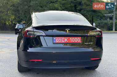 Седан Tesla Model 3 2021 в 