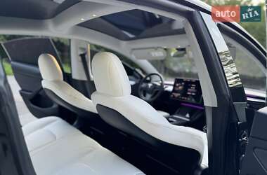Седан Tesla Model 3 2021 в 