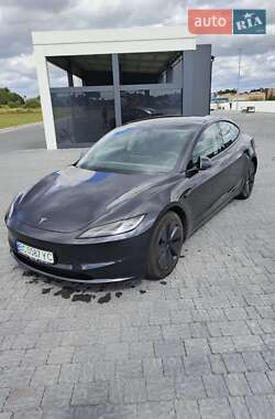 Седан Tesla Model 3 2024 в Львове