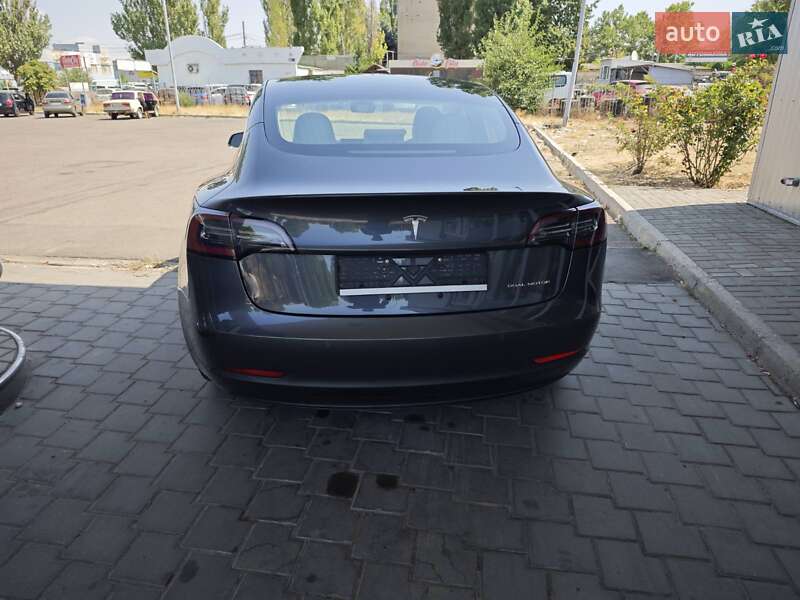 Седан Tesla Model 3 2018 в Миколаєві