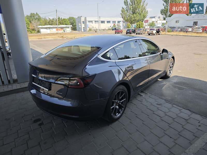 Седан Tesla Model 3 2018 в Миколаєві