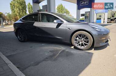 Седан Tesla Model 3 2018 в 