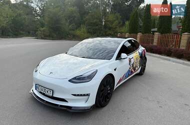 Седан Tesla Model 3 2021 в 