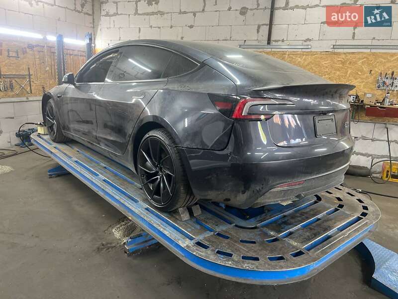 Седан Tesla Model 3 2024 в Киеве