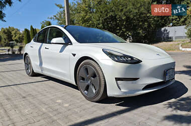 Седан Tesla Model 3 2020 в 