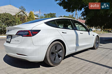 Седан Tesla Model 3 2020 в 