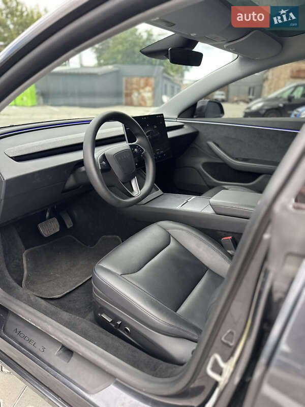 Седан Tesla Model 3 2024 в Києві