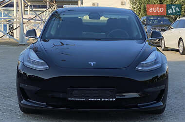 Седан Tesla Model 3 2020 в 