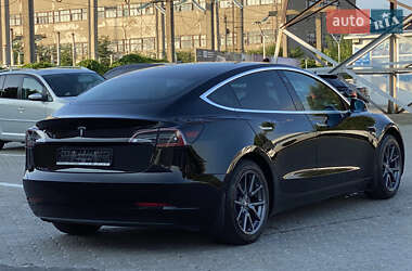 Седан Tesla Model 3 2020 в 