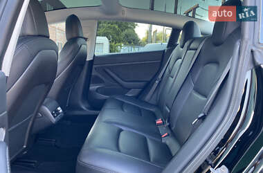 Седан Tesla Model 3 2020 в 