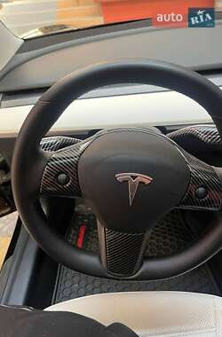 Седан Tesla Model 3 2019 в 